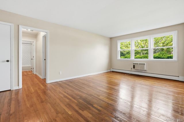 4060 Jerusalem Avenue 1D, Seaford, NY 11783
