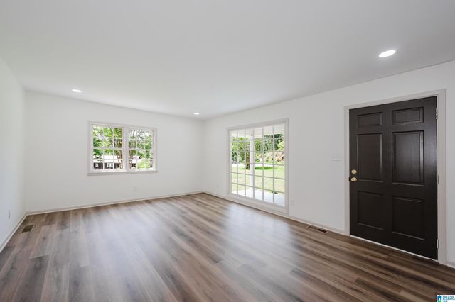 5059 ROSELYN ROAD, Bessemer, AL 35022