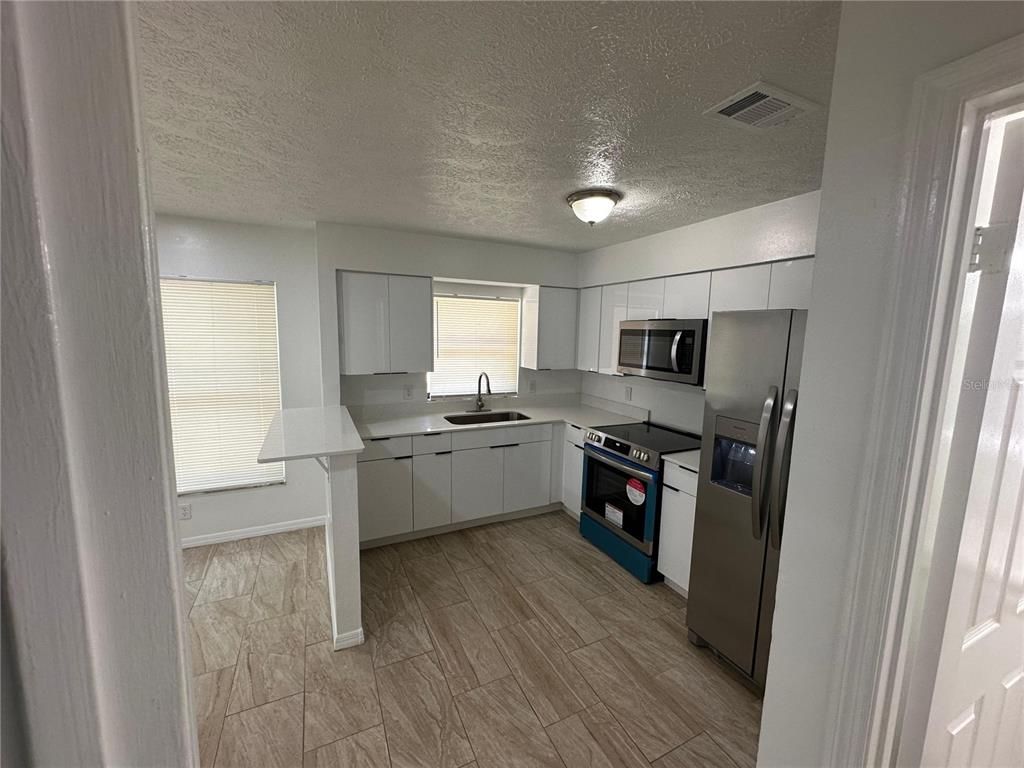 Image 10 of property listing at 5921 NW 9TH STREETS 5911, Ocala, FL 34482