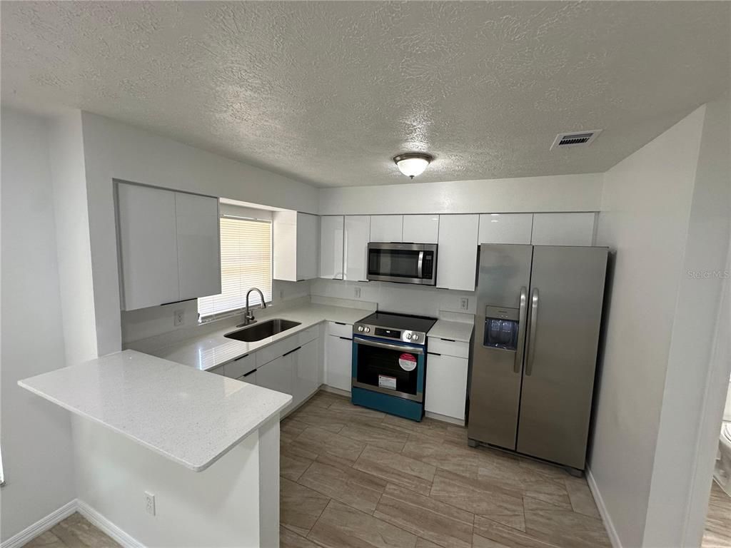 Image 7 of property listing at 5921 NW 9TH STREETS 5911, Ocala, FL 34482