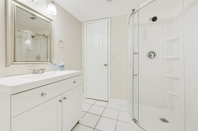 7017 Schley Street, Houston, TX 77087