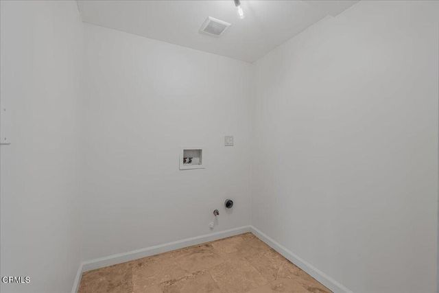 13902 Calvert Street, Los Angeles, CA 91401