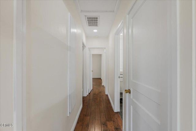 13902 Calvert Street, Los Angeles, CA 91401