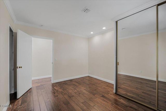 13902 Calvert Street, Los Angeles, CA 91401