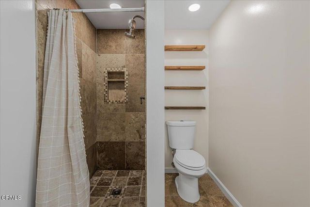 13902 Calvert Street, Los Angeles, CA 91401