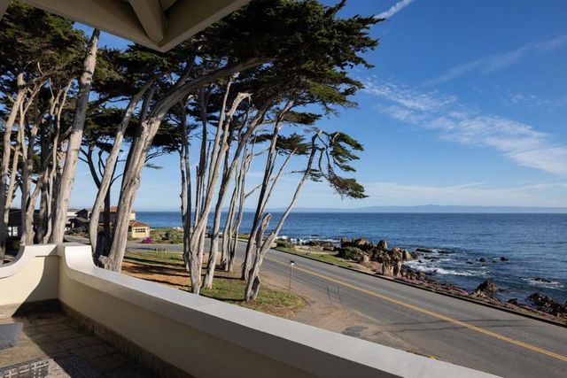 1051 Ocean View Boulevard, Pacific Grove, CA 93950