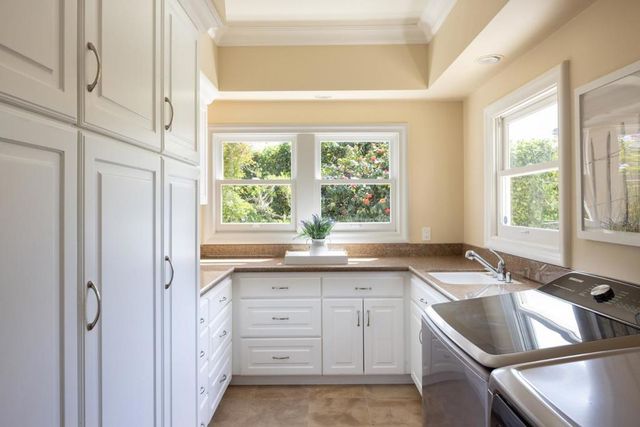 1051 Ocean View Boulevard, Pacific Grove, CA 93950