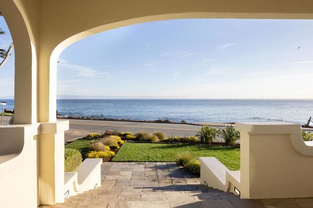 1051 Ocean View Boulevard, Pacific Grove, CA 93950