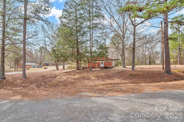 3489 Oakridge Road, Lancaster, SC 29720