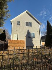 1349 E 12 Street, Des Moines, IA 50316