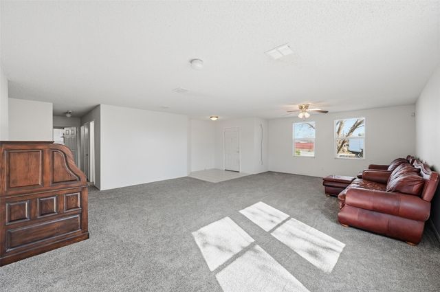 2215 Coyote Trail, Grand Prairie, TX 75052