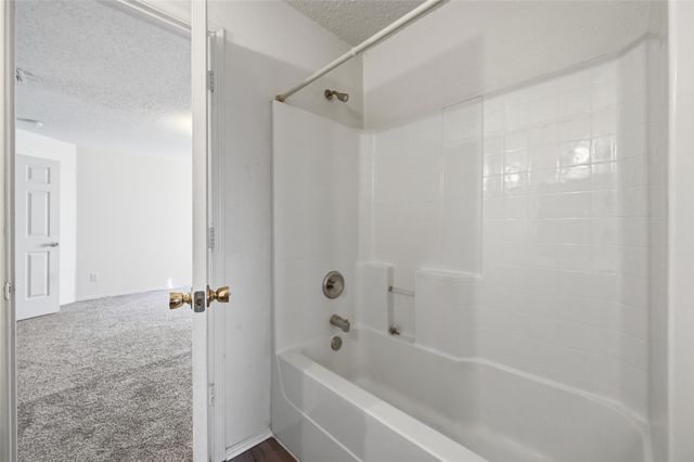 2215 Coyote Trail, Grand Prairie, TX 75052