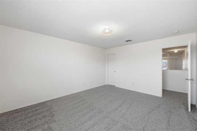 2215 Coyote Trail, Grand Prairie, TX 75052