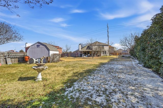 2215 Coyote Trail, Grand Prairie, TX 75052