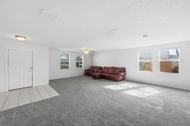 2215 Coyote Trail, Grand Prairie, TX 75052