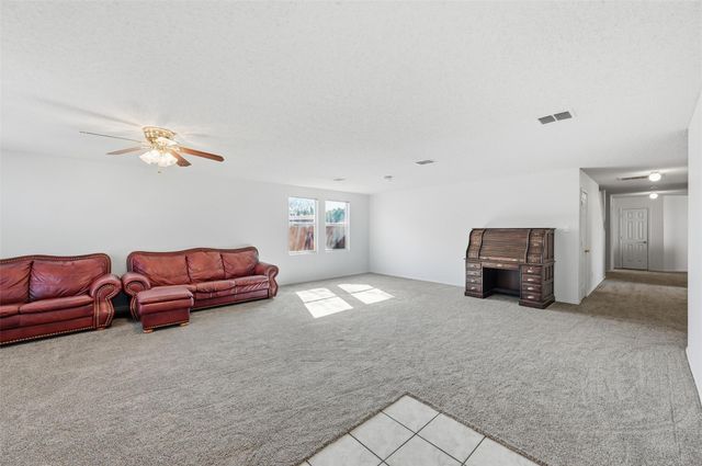 2215 Coyote Trail, Grand Prairie, TX 75052