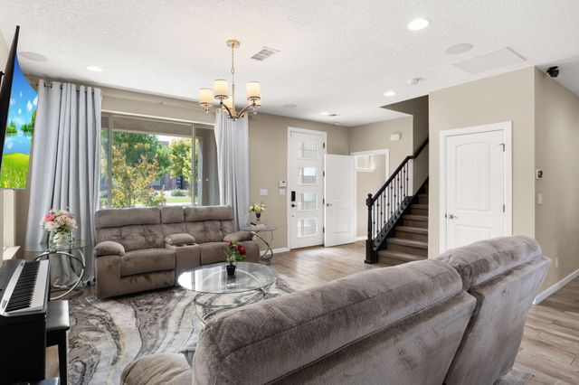 6326 Vista Del Bosque Drive NW, Albuquerque, NM 87120