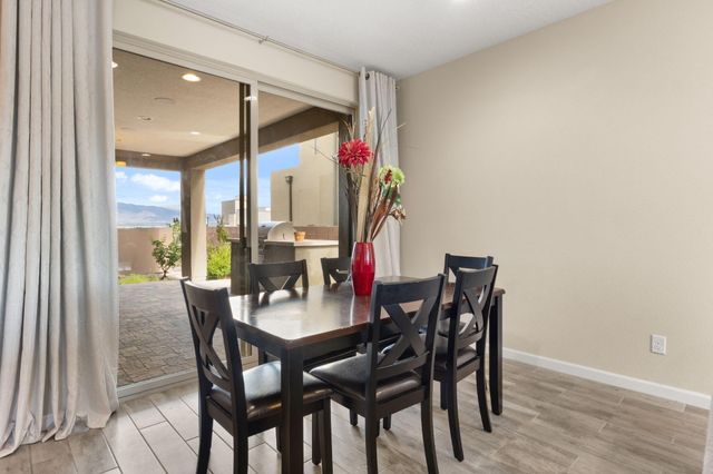 6326 Vista Del Bosque Drive NW, Albuquerque, NM 87120