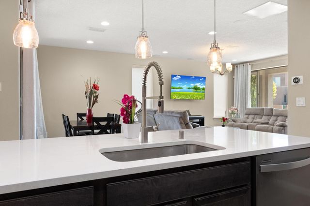 6326 Vista Del Bosque Drive NW, Albuquerque, NM 87120