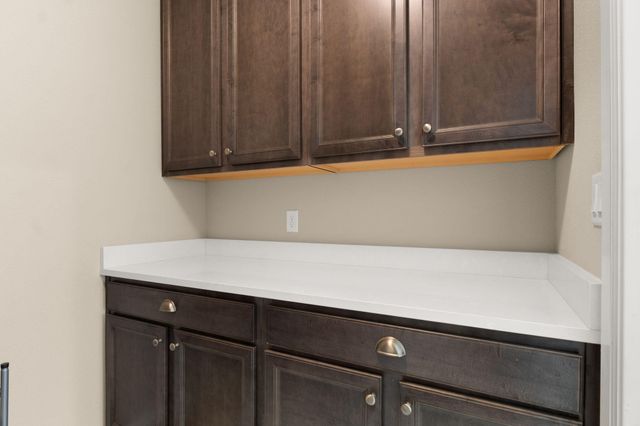 6326 Vista Del Bosque Drive NW, Albuquerque, NM 87120