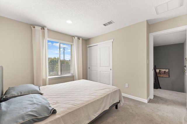 6326 Vista Del Bosque Drive NW, Albuquerque, NM 87120