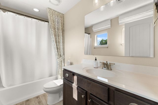 6326 Vista Del Bosque Drive NW, Albuquerque, NM 87120