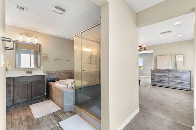 6326 Vista Del Bosque Drive NW, Albuquerque, NM 87120
