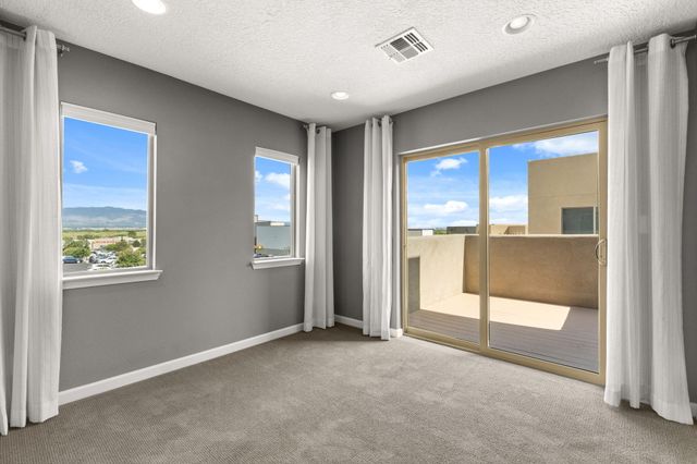 6326 Vista Del Bosque Drive NW, Albuquerque, NM 87120