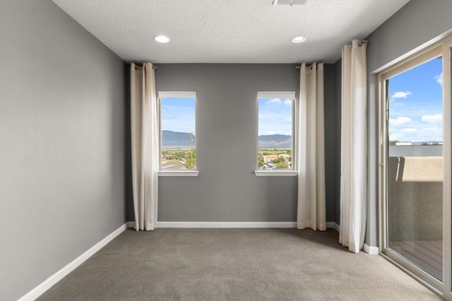 6326 Vista Del Bosque Drive NW, Albuquerque, NM 87120