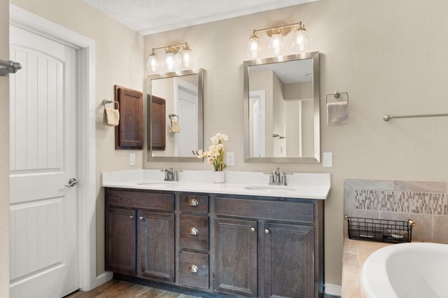 6326 Vista Del Bosque Drive NW, Albuquerque, NM 87120