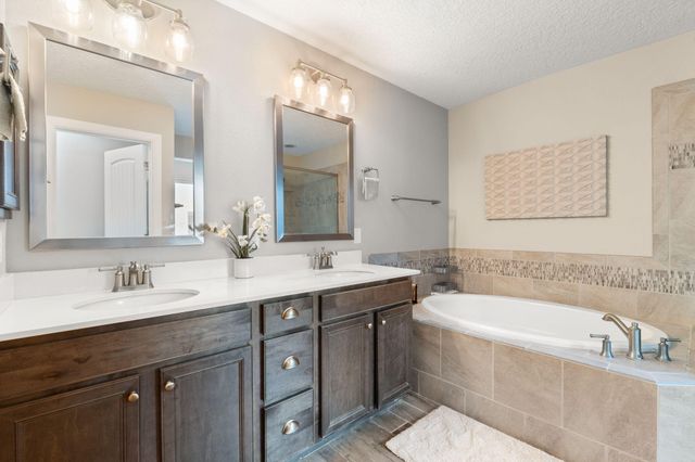 6326 Vista Del Bosque Drive NW, Albuquerque, NM 87120