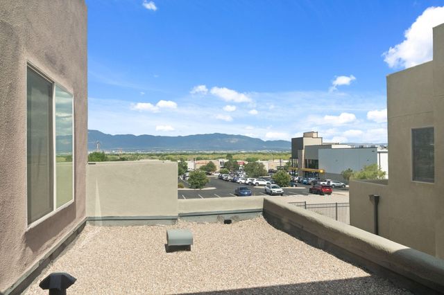 6326 Vista Del Bosque Drive NW, Albuquerque, NM 87120