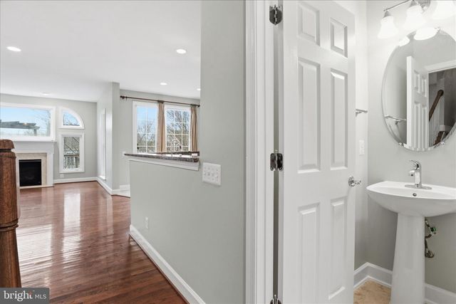 42906 BITTNER SQ, Ashburn, VA 20148