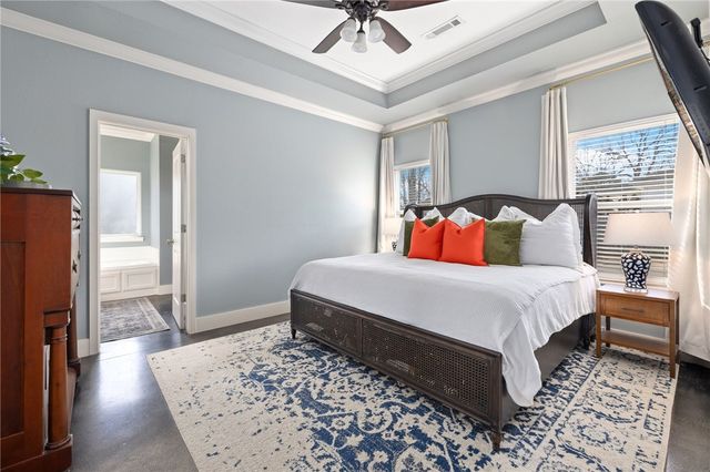 911 E Township Street, Fayetteville, AR 72703