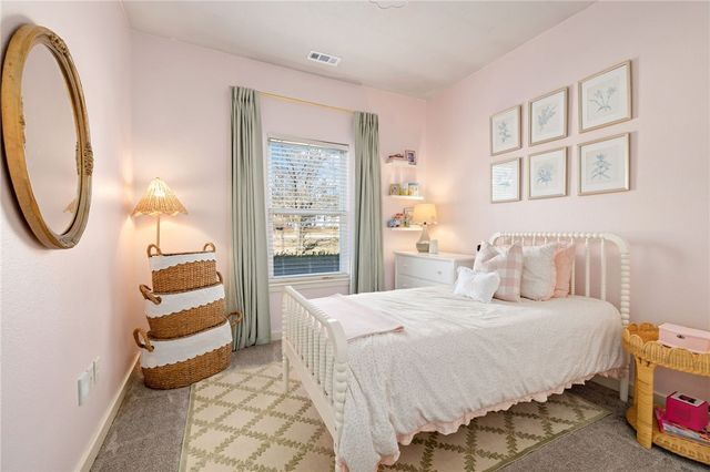 911 E Township Street, Fayetteville, AR 72703