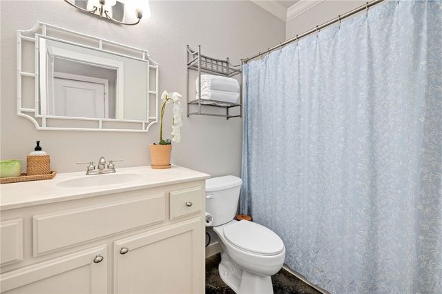 911 E Township Street, Fayetteville, AR 72703