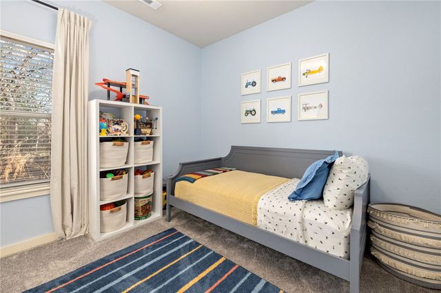 911 E Township Street, Fayetteville, AR 72703