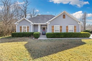 911 E Township Street, Fayetteville, AR 72703