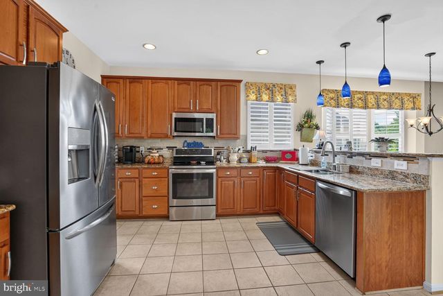 17451 FOUR SEASONS DR, Dumfries, VA 22025