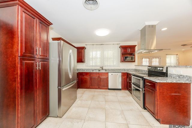 9875 Damuth Dr, Baton Rouge, LA 70815