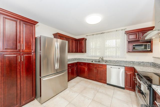 9875 Damuth Dr, Baton Rouge, LA 70815