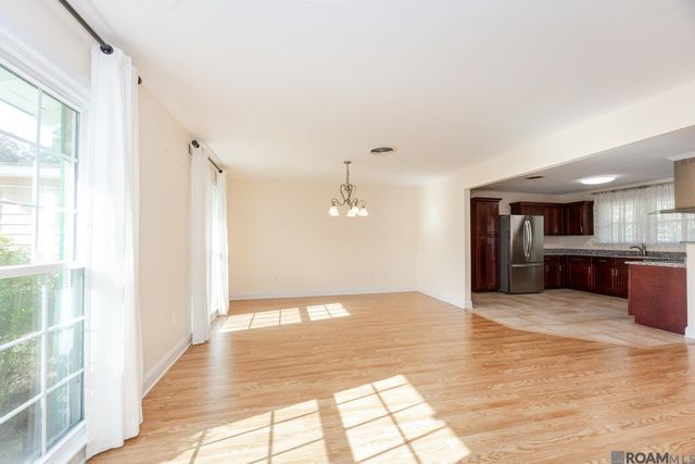 9875 Damuth Dr, Baton Rouge, LA 70815