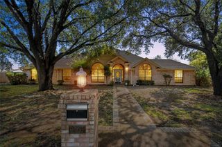 9400 Oak Hill Drive, Woodway, TX 76712