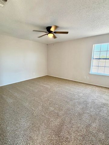 1214 Amberton Parkway, San Angelo, TX 76901