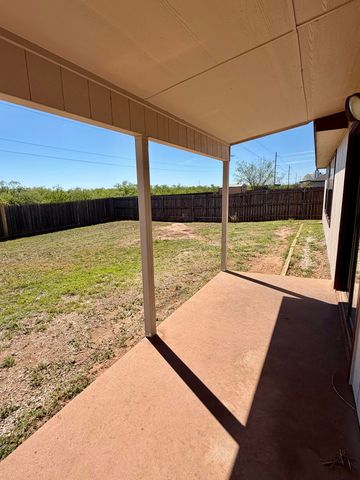 1214 Amberton Parkway, San Angelo, TX 76901