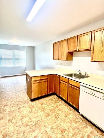 51 Woodlake Drive, Middletown, NY 10940