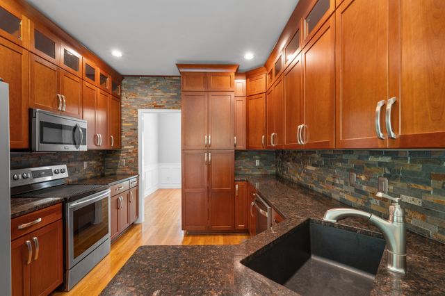 1011 Dickens Dr, Mount Juliet, TN 37122