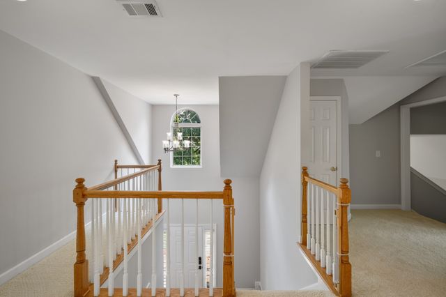 1011 Dickens Dr, Mount Juliet, TN 37122