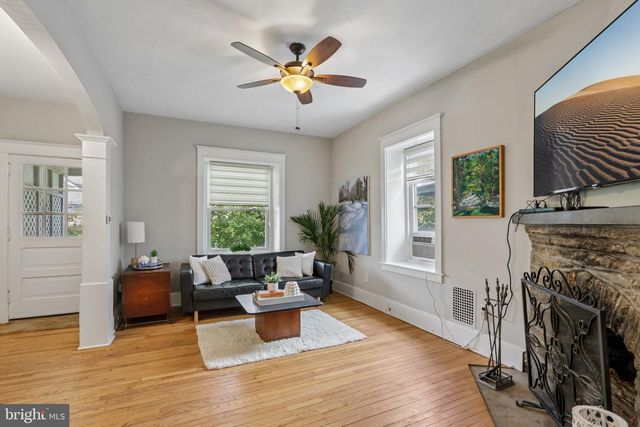 304 HILLSIDE AVE, Jenkintown, PA 19046