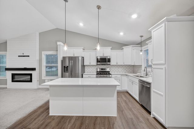 2417 Merle Huff Avenue, Norwalk, IA 50211